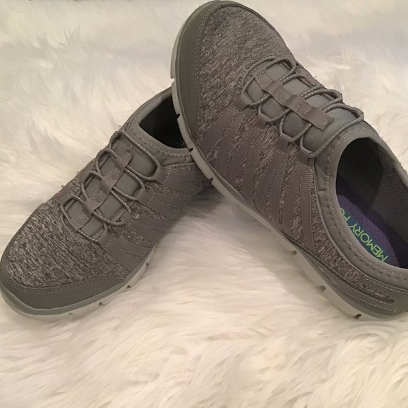 Skechers Shoes - NWOT - Skechers Womens Gratis - Shake It Off Sneaker